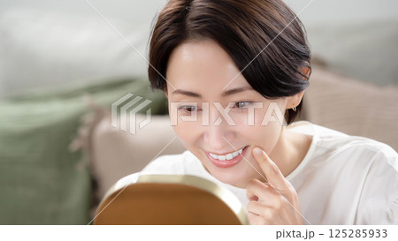 女性 歯周病予防 女性 歯周病予防 125285933