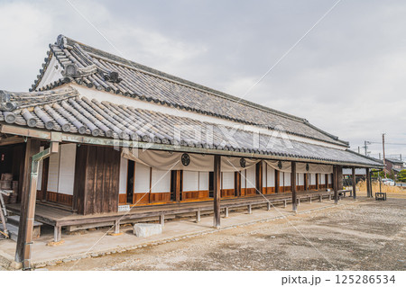 湖西市の国指定特別史跡の新居関所の風景(静岡県) 125286534