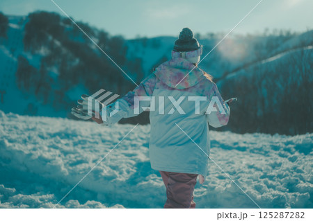 snowboarding 125287282