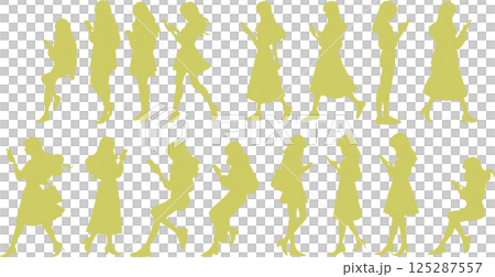 スマホを触る女性たちのイラストセット 125287557