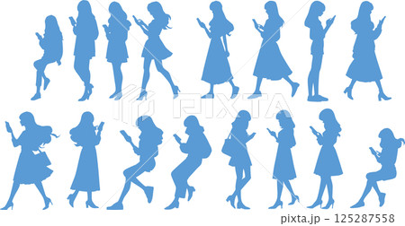 スマホを触る女性たちのイラストセット 125287558