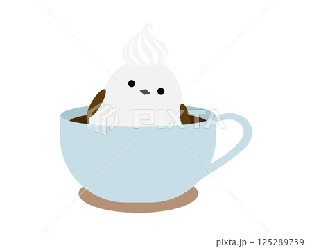 かわいいシマエナガとコーヒーカップ 125289739