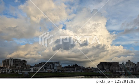 Typhoon day / 台風の日 (1) Typhoon day / 台風の日 (1) 125291288