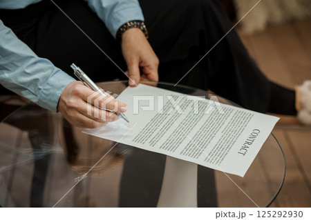 Signing a Contract: A Key Moment in Professional Agreement 125292930