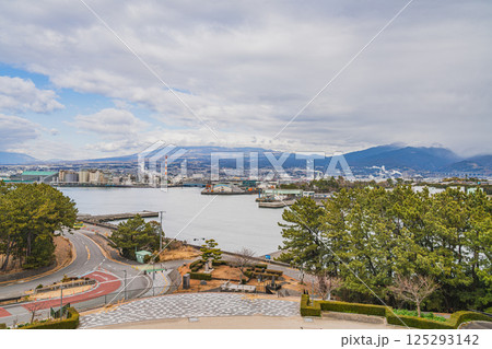 富士市のふじのくに田子の浦みなと公園の富士山ドラゴンタワーから見た風景(静岡県) 富士市のふじのくに田子の浦みなと公園の富士山ドラゴンタワーから見た風景(静岡県) 125293142