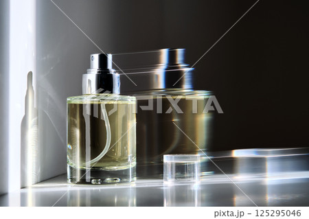 Perfumed mist for hair with the effect of bifurcation. Perfumed mist for hair with the effect of bifurcation. 125295046