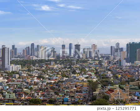 フィリピン・メトロマニラの高層ビル群 / Mandaluyong, Philippines フィリピン・メトロマニラの高層ビル群 / Mandaluyong, Philippines 125295771