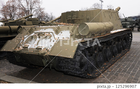 Kiev, Ukraine December 10, 2020: Self-propelled artillery mount YSU-152 caliber 152 mm in the Museum of military equipment for all to see Kiev, Ukraine December 10, 2020: Self-propelled artillery mount YSU-152 caliber 152 mm in the Museum of military equipment for all to see 125296907