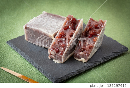 きんつば　和菓子　小豆餡　粒餡 125297413