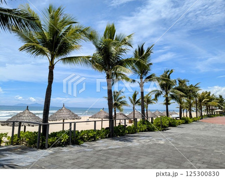 ベトナム、ダナンのリゾートホテルの風景 ベトナム、ダナンのリゾートホテルの風景 125300830