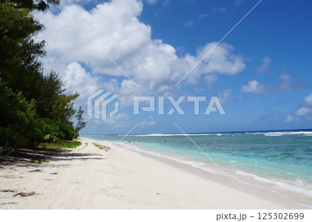 グアムのリティディアンビーチ 125302699