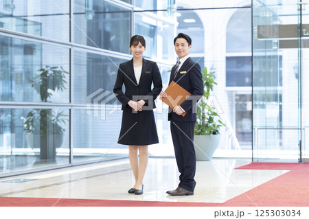 ホテルスタッフのポートレート　撮影協力：学校法人電波学園　東京電子専門学校 125303034