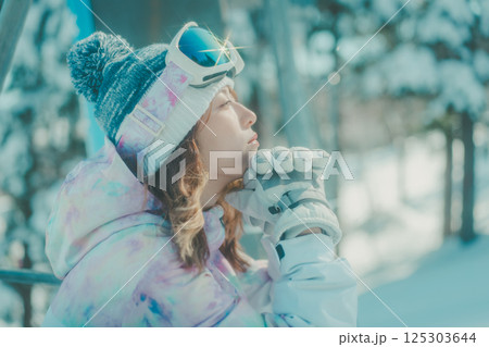 snowboarding 125303644