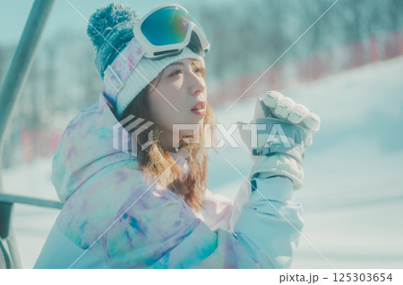 snowboarding snowboarding 125303654