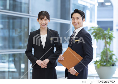 ホテルスタッフのポートレート 撮影協力:学校法人電波学園 東京電子専門学校 ホテルスタッフのポートレート 撮影協力:学校法人電波学園 東京電子専門学校 125303752