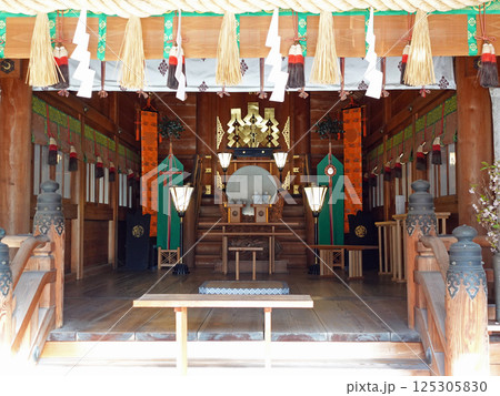 松江城の城内に昭和になって建立された大東亜戦争の英霊を祀る護国神社 松江城の城内に昭和になって建立された大東亜戦争の英霊を祀る護国神社 125305830