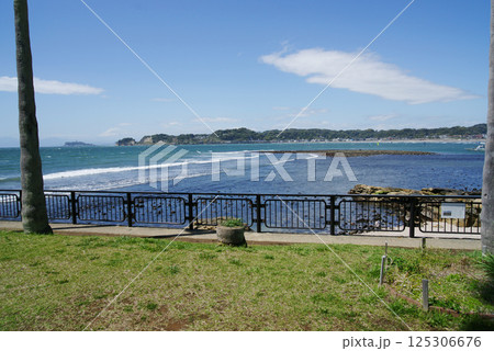 逗子市　小坪飯島公園からの和賀江島   125306676