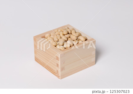 升に入った大豆 125307023