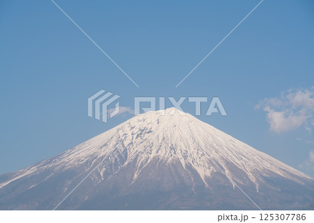 【静岡県】快晴の春の富士山 【静岡県】快晴の春の富士山 125307786