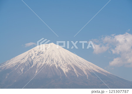 【静岡県】快晴の春の富士山 【静岡県】快晴の春の富士山 125307787