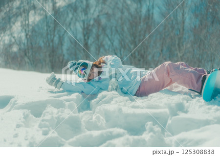 snowboarding snowboarding 125308838