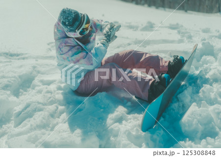 snowboarding snowboarding 125308848