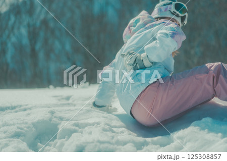 snowboarding 125308857
