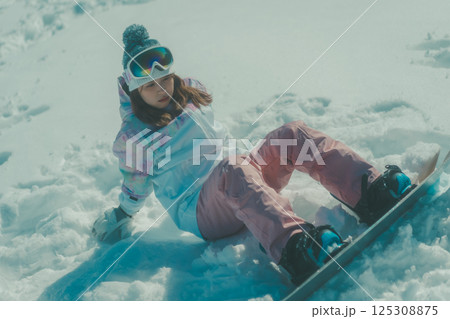 snowboarding 125308875