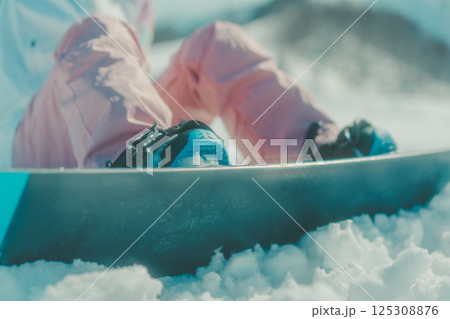 snowboarding 125308876