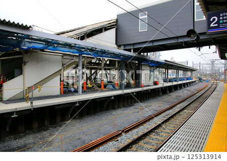 旧1番線ホームが高架化に向け姿を変える… 仮設下り線『春日部駅』新3・4番線 125313914