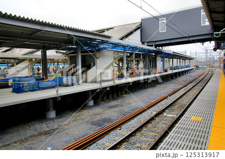 旧1番線ホームが高架化に向け姿を変える… 仮設下り線『春日部駅』新3・4番線 旧1番線ホームが高架化に向け姿を変える… 仮設下り線『春日部駅』新3・4番線 125313917