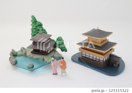 Miniature Japanese Temple Scene with Traditional Figures Miniature Japanese Temple Scene with Traditional Figures 125315322
