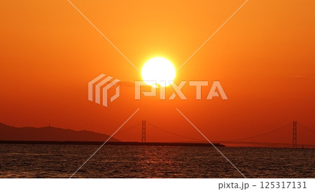 大阪湾の夕焼け 125317131