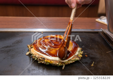 大阪のソウルフード　お好み焼き 125318220