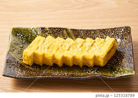 切り分けた玉子焼き 切り分けた玉子焼き 125318789