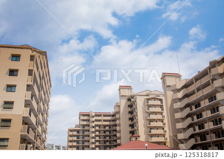 集合住宅　マンションの外観 125318817