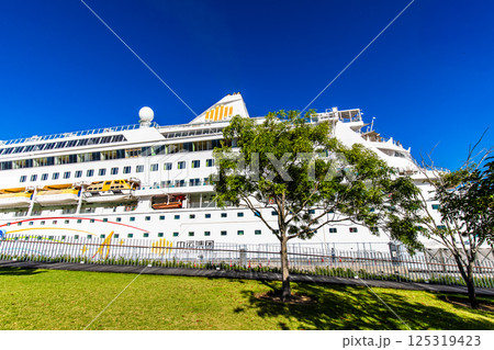長崎港客船入港（Blue Dream Melody）松ヶ枝埠頭【長崎市】 125319423