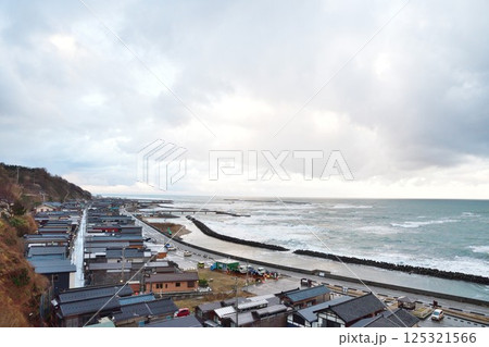 出雲崎 妻入りの町並み(新潟県) 出雲崎 妻入りの町並み(新潟県) 125321566