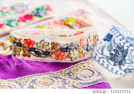 インド刺繍リボン 125323711