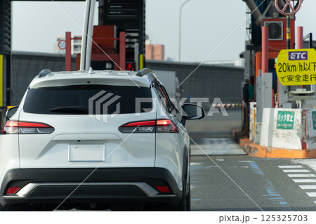 高速道路　ETC対応入口イメージ 125325703