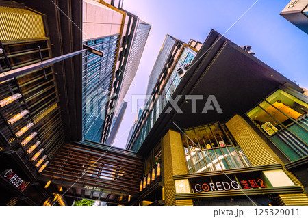 日本の東京都市景観 日本橋室町・CORED室町1やCORED室町2などを望む 125329011
