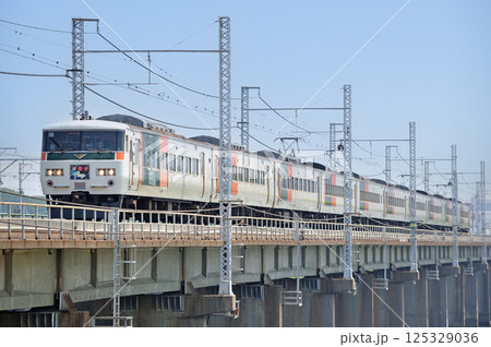 東海道本線 茅ヶ崎-平塚 JR東日本 185系 A5編成(大宮) 踊り子 東海道本線 茅ヶ崎-平塚 JR東日本 185系 A5編成(大宮) 踊り子 125329036