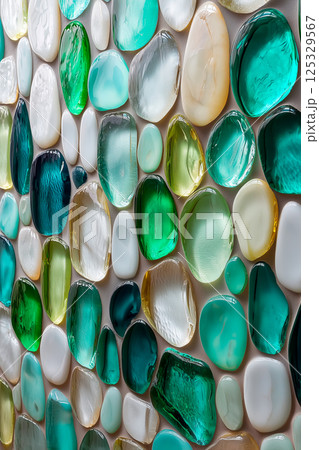 半透明のジェムストーンと光のモダン背景、オーガニックな石のテクスチャ 半透明のジェムストーンと光のモダン背景、オーガニックな石のテクスチャ 125329567