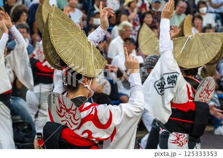 阿波踊りの熱い夜 125333353