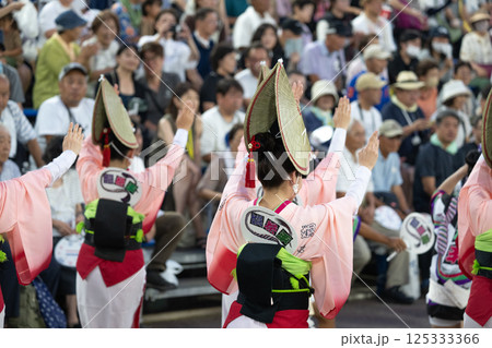 阿波踊りの熱い夜 125333366