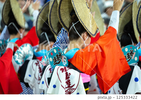 阿波踊りの熱い夜 125333422