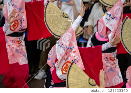 阿波踊りの熱い夜 125333540
