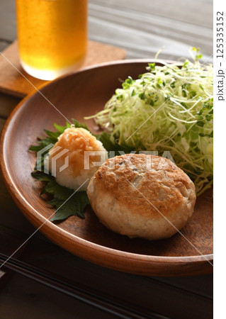 チキンハンバーグ（大根おろし） 125335152
