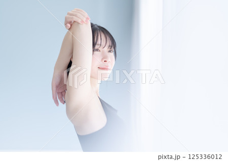 爽やかな美容整形で受ける脇脱毛のイメージ 爽やかな美容整形で受ける脇脱毛のイメージ 125336012