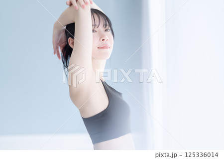 爽やかな美容整形で受ける脇脱毛のイメージ 爽やかな美容整形で受ける脇脱毛のイメージ 125336014